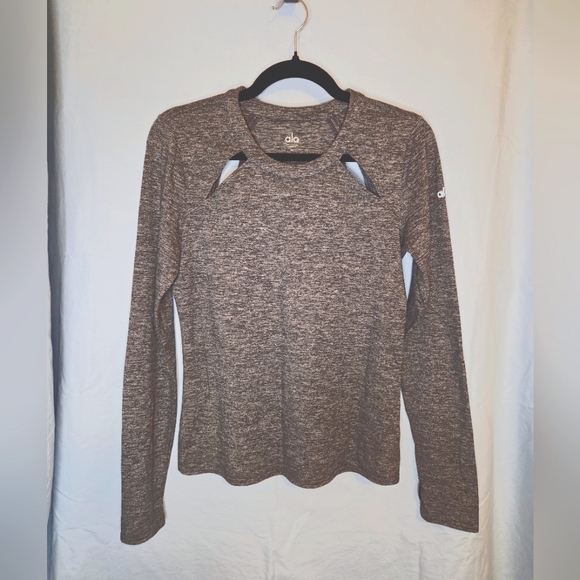 ALO Yoga Tops - G230. ALO Yoga Mantra Keyhole Long Sleeve Top in Heathered Black - Size M